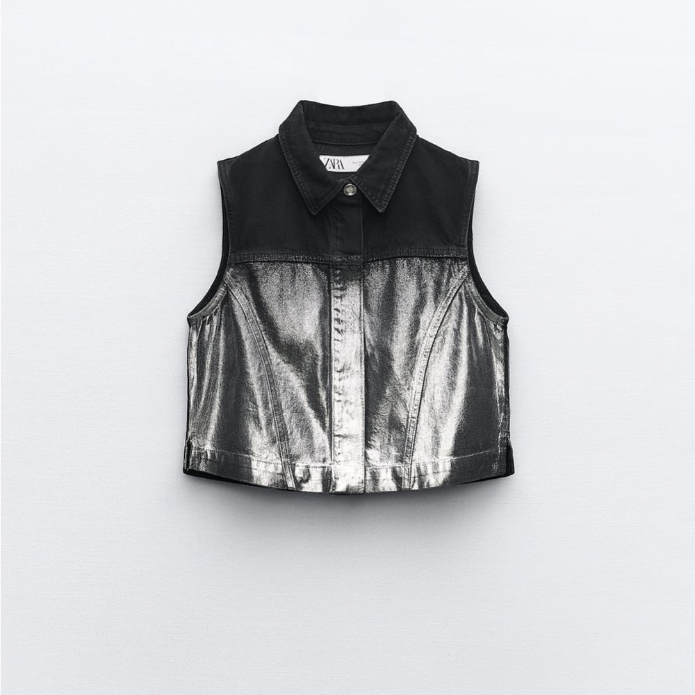 New black foil vest
Size S
Brand Zara